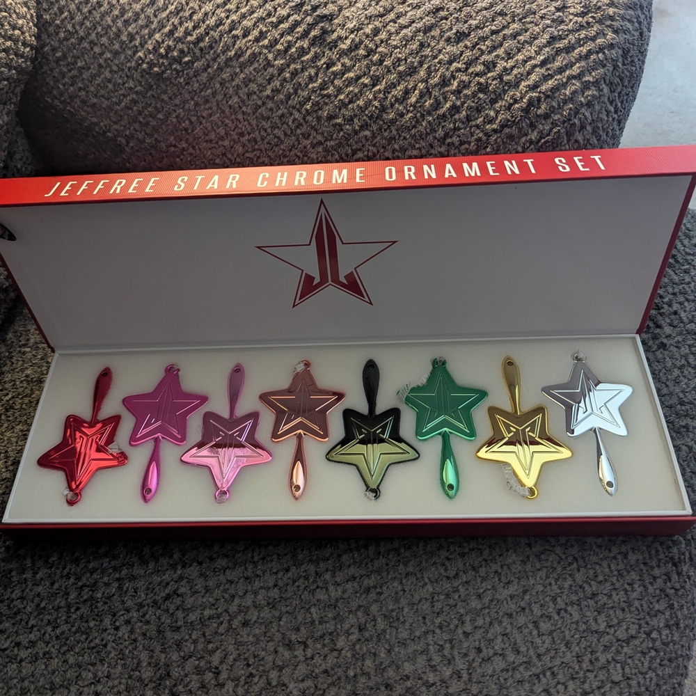 🩷Jeffree Star Chrome Ornament Set